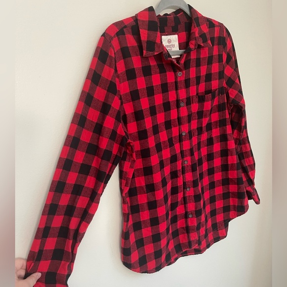 SO Black and Red Plaid Flannel Button Down - Picture 4 of 8